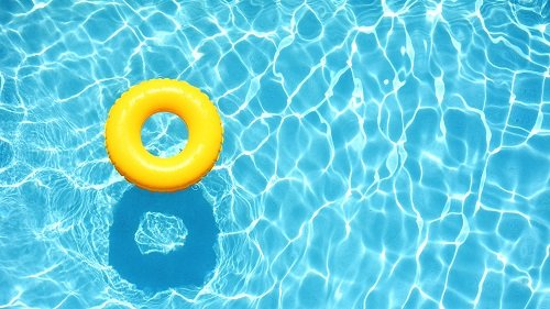 Should you Buy a Home with a Swimming Pool?